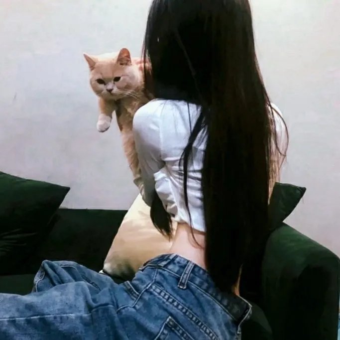 蒙娜丽莎与血月亮